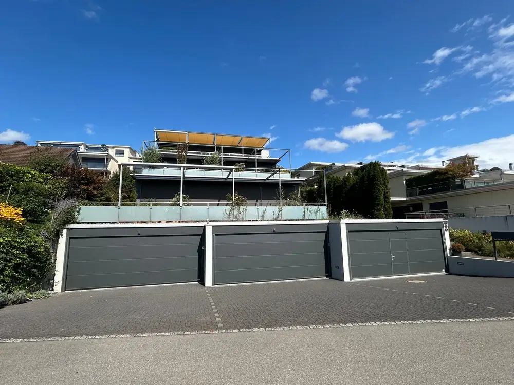 Moderne Terrassenhäuser in Wohlen, verwaltet von AW Immobilien.