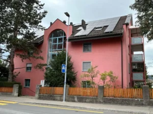 Mehrfamilienhaus in Thalwil mit 10 Wohnungen, verwaltet von AW Immobilientreuhand.
