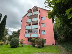 Mehrfamilienhaus in Thalwil mit 10 Wohnungen, verwaltet von AW Immobilientreuhand.